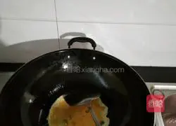 Illustration of how to make purslane scrambled eggs 4