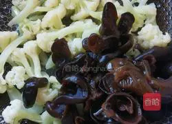 Illustration of how to make fried fungus with cauliflower 6