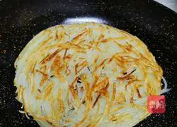 Illustration of how to make fried potato pancakes for breakfast 6