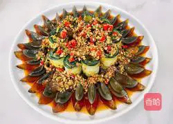 Illustration of how to make cold preserved egg cucumber 7