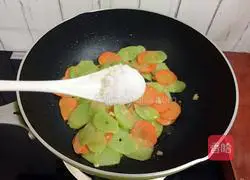 Illustration of how to make stir-fried lettuce slices 10