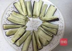Illustration of how to make cold eggplant strips 7