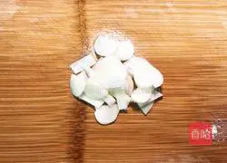 Illustration of how to make stir-fried lotus root 3