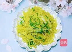 Illustration of how to make green pepper and potato shreds 11