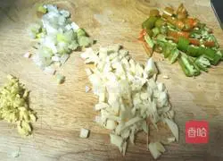 Illustration of how to make spicy potato chips 2