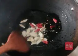 Illustration of how to make spicy and sour potato shreds 6