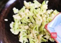 Illustration of how to make soy cauliflower 8