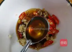 Illustration of how to mix beans with garlic paste 9