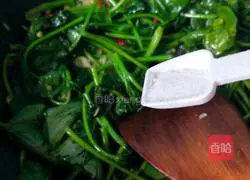 The most down-to-earth anti-cancer celebrity dish #Stir-fried sweet potato leaves with minced garlic, illustration 6