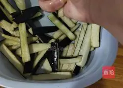 Illustration of how to make fish-flavored eggplant strips 4