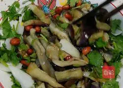 Illustration of how to make hand-shredded eggplant 8