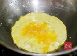 Illustration of how to make vegetarian stir-fried silk 6