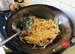 Illustration of how to stir-fry pickles 6