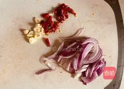 Spicy and sour potatoes Illustration of how to make silk 1