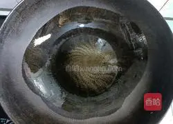 Illustration of how to make hand-shredded cabbage 5