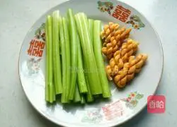 西Illustration of how to make celery lily 1