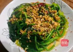 Illustration of how to make garlic spinach 11