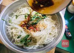 Illustration of how to make Gelili in soy sauce 5