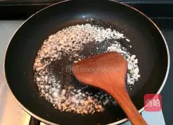 Illustration of how to make garlic cabbage 7