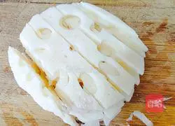 Illustration of how to make lemon and lotus root strips 3