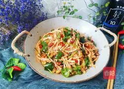 Illustration of how to make cold shredded chicken 16