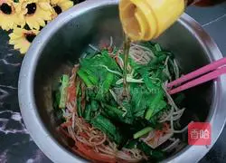 Illustration of how to mix green leek sprouts 8