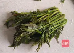 Toon sprouts mixed with small tofu Illustration of how to do it 3