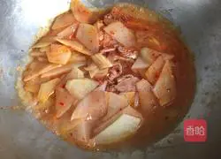 Illustration of how to make spicy cabbage and fried potato slices 6