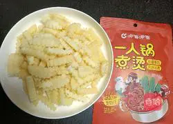 Illustration of how to make Xiabu Sichuan style wolf tooth potato sticks 2