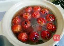 Hawthorn Illustration of making jam 9