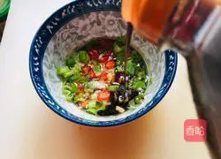 Illustration of how to make cold fern root powder 6