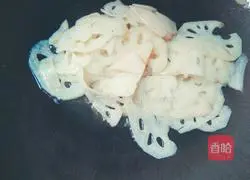 Home-style stir-fried lotus root slices Illustration 6