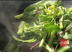 Illustration of how to make spicy and sour vegetable moss 4