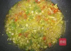 Illustration of how to make fried Tremella fuciformis with celery 4