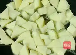 Illustration of how to make fried potatoes with tomatoes 5