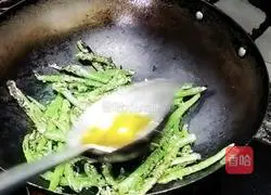 Illustration of how to make two thorns with tiger skin 5