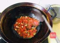 Illustration of how to stir-fry organic cauliflower with tomatoes 4