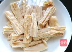 Illustration of how to make cucumber and yuba 2