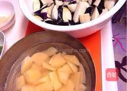 Illustration of how to make three delicacies from Northeast China 3