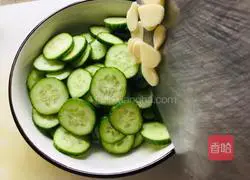 Illustration of how to make garlic slices and milk melon 2