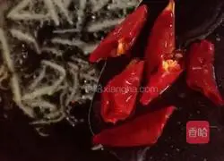 Illustration of how to make spicy oyster and rapeseed moss 4