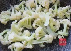 Illustration of how to make fried fungus with cauliflower 5