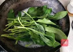 Illustration of how to make cold spinach and dried tofu skin 7