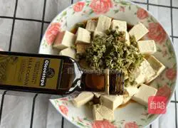 Illustration of how to make Chinese toon mixed with tofu 6