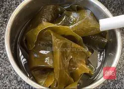 Illustration of how to make cold kelp 2