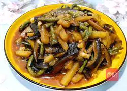 Illustration of how to make fried beans with potatoes and eggplants 19