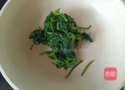 Illustration of how to make cumin spinach 8