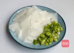 Illustration of how to make stir-fried white radish slices 2