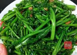 Illustration of how to stir-fry cauliflower in garlic oil 6