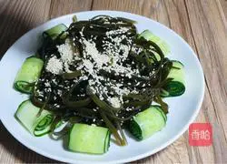 Illustration of how to mix sesame seeds and kelp 7